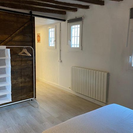 Cal Mestre- Olot Bagian luar foto