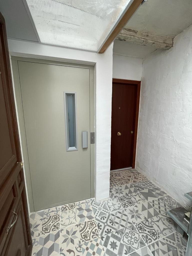 Cal Mestre- Olot Bagian luar foto